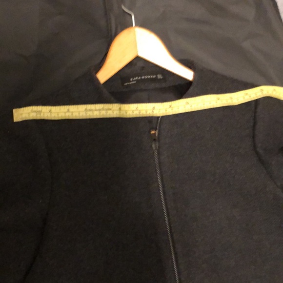 Zara’s coat - Picture 6 of 8